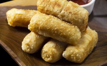 Tequeños (beignets frits à la feta)