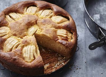 Gâteau aux pommes crème anglaise au cidre