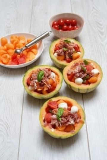 Salade de melon, pastèque et jambon de pays