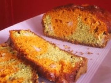 Cake marbré à la tomate et au pesto