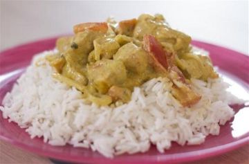 Blancs de poulet au curry et lait de coco 