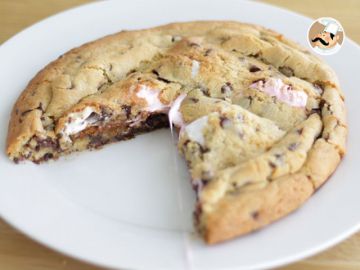 Gâteau cookie géant aux marshmallows