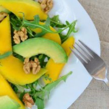 Salade avocat mangue crabe